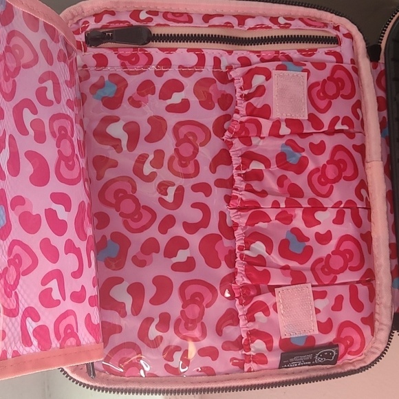 Hello Kitty cosmetic Bag - Picture 11 of 12